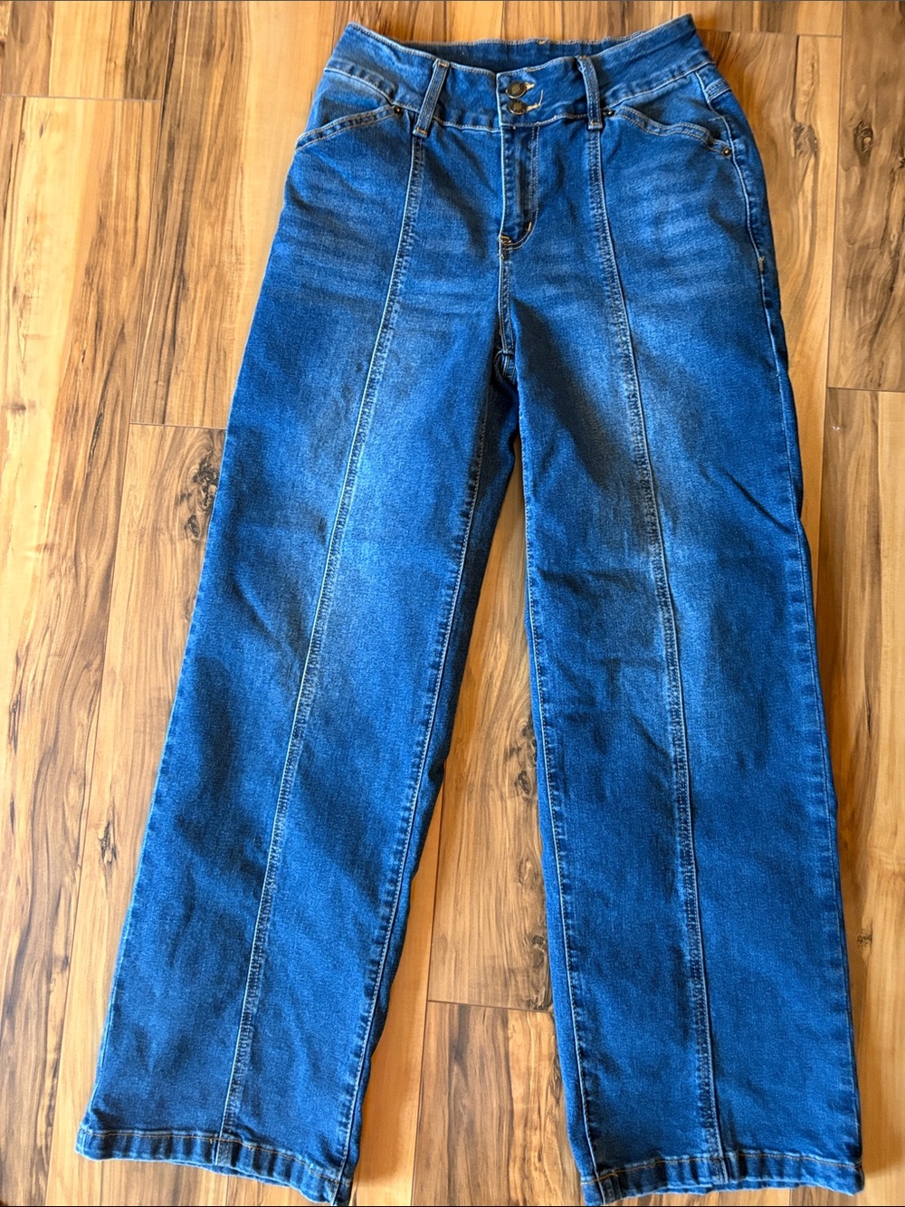 Wide-Leg Dark Blue Jeans - Women